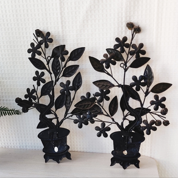 Pair of Vintage Metal 3D Flower Wall Home Decor - Picture 2 of 5